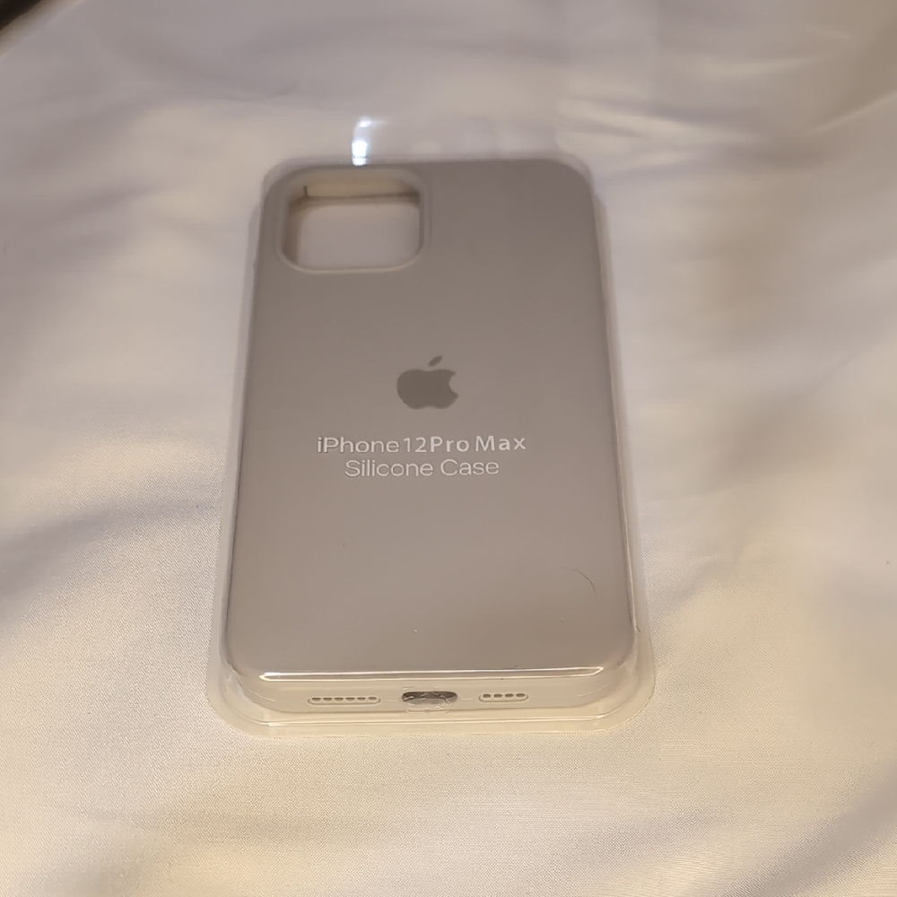 Apple iPhone 12 Pro Max Silicone Case - Silver